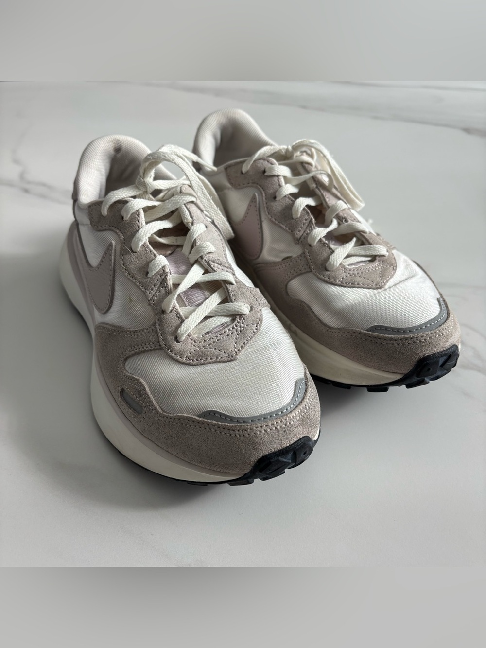 Nike Phoenix Sneakers 7.5
